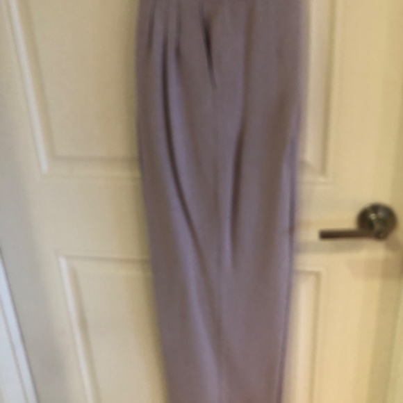 Absolutely gorgeous St. John 3 piece pants suit in light purple - Picture 10 of 12